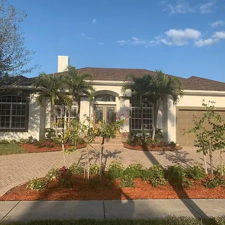 Aaa - Marco Island Luxury Home, Walk To The Beach.